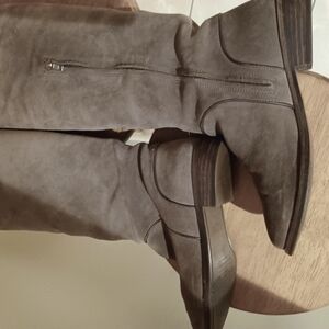 UGG Stylish Suede Boots